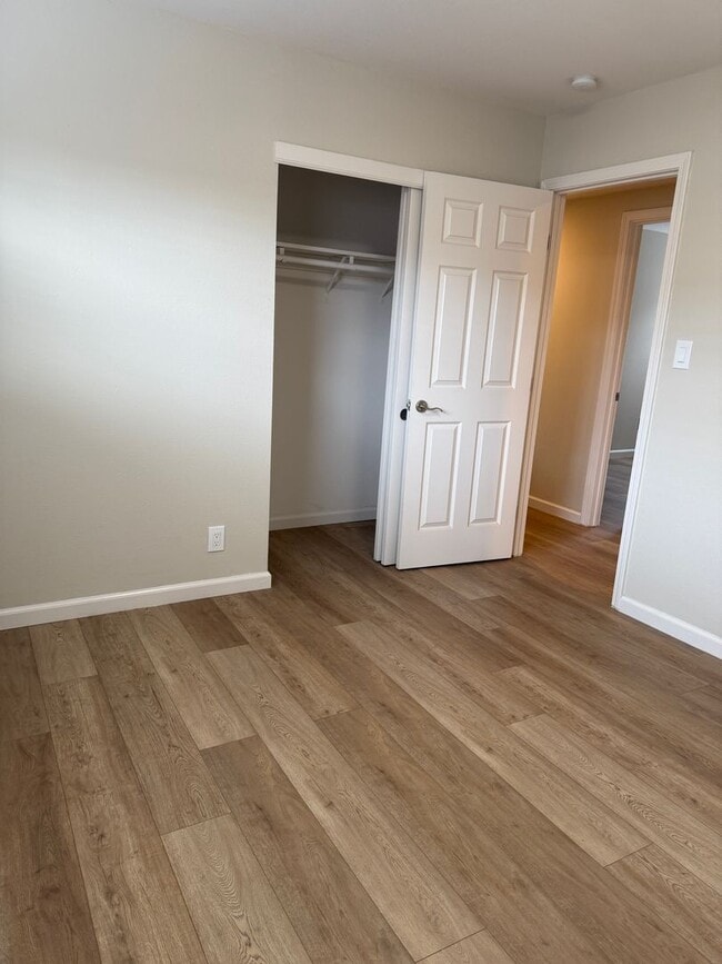 Building Photo - 1816 Boxwood Dr