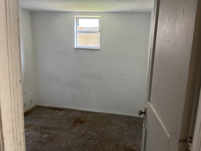 Building Photo - 319 N G St