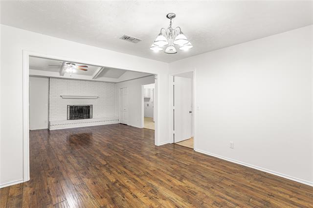 Building Photo - 2421 Maple Leaf Dr