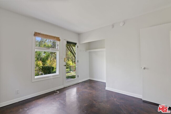 Building Photo - 13463 Rand Dr