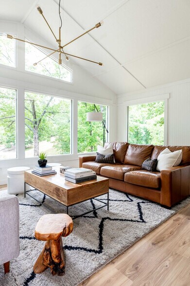 Building Photo - 38 Swanage Dr