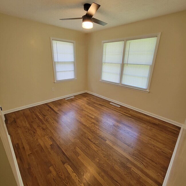 Building Photo - Mitchell