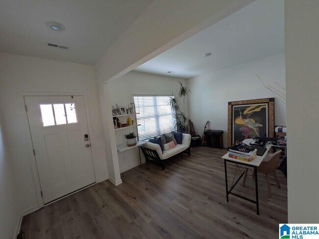 Building Photo - 2032 Lonesome Hen Ln