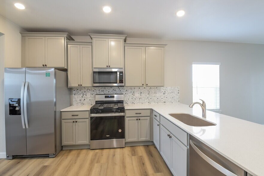Building Photo - 9462 Truckee Ct