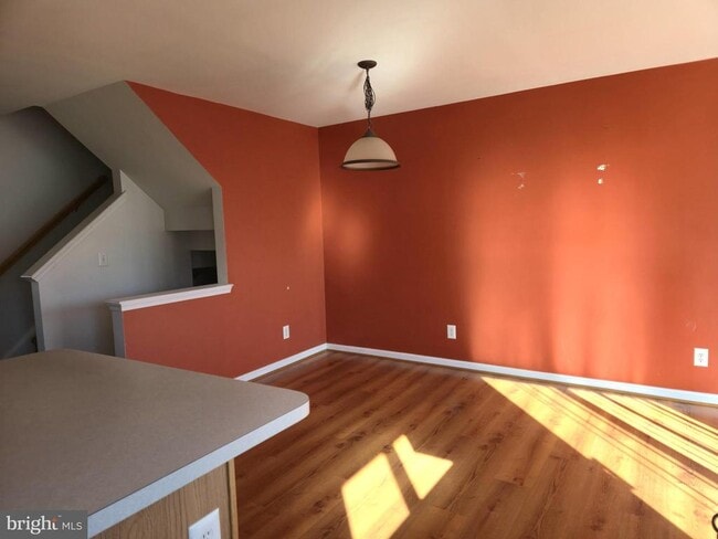 Building Photo - 157 Darling St