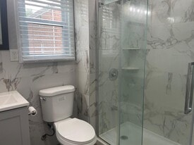 Building Photo - 180 Littleton Rd