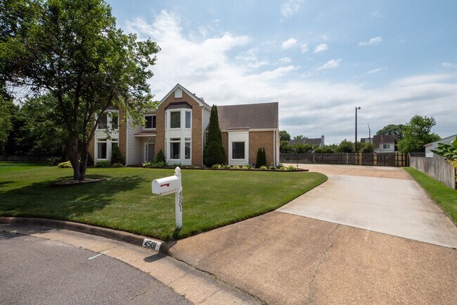 Building Photo - 5 Bedroom, 2.5 Bath Home for Rent in Salem Woods
