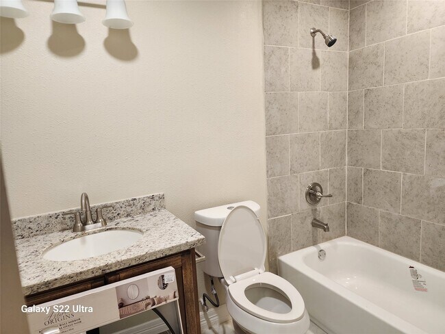 Building Photo - 702 McDaniel St