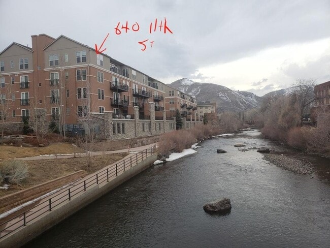 Building Photo - 2 Bed 2 Bath High-End Condo in Downtown Go...