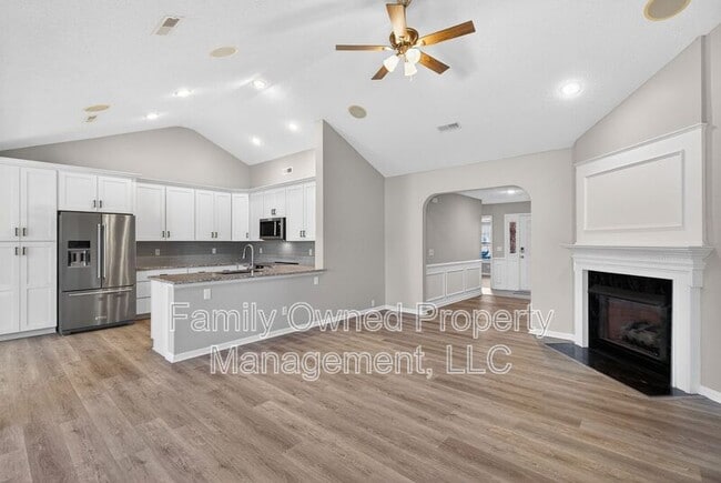 Building Photo - 123 Thousand Oaks Cir