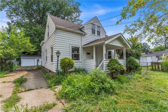 Building Photo - 1083 Eastlake Dr