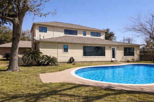 Building Photo - 5315 Bayway Dr