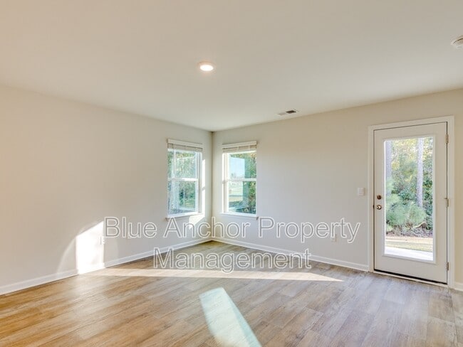 Building Photo - 3026 Course Ln