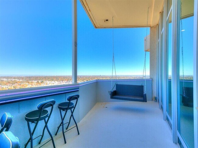 Building Photo - 5900 Mosteller Dr