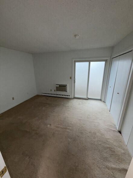 Building Photo - 295 Redstone Hill Rd