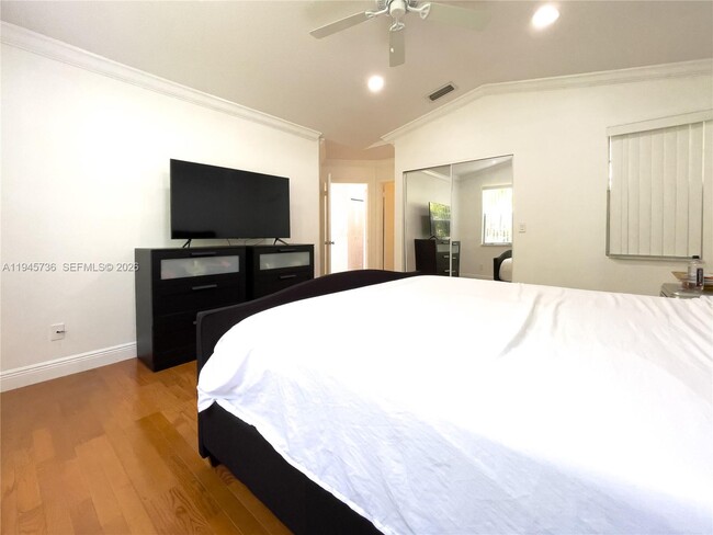 Building Photo - 931 Opal Terrace