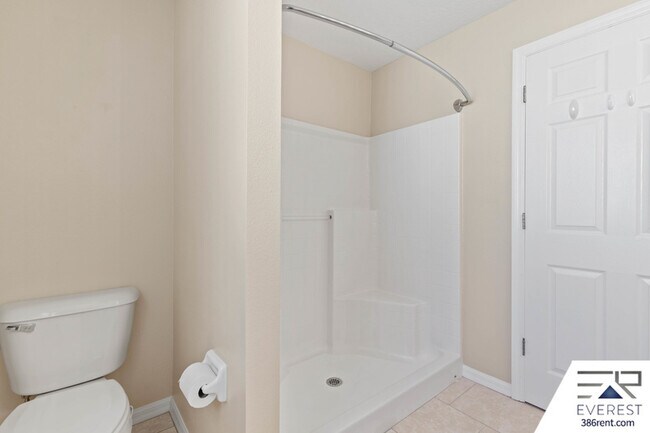 Building Photo - 15 Firtree Ln