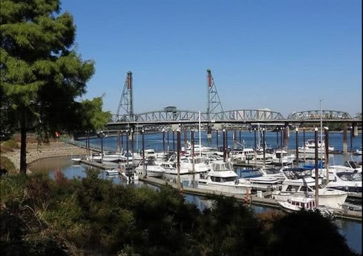 Building Photo - 1710 S Harbor Way