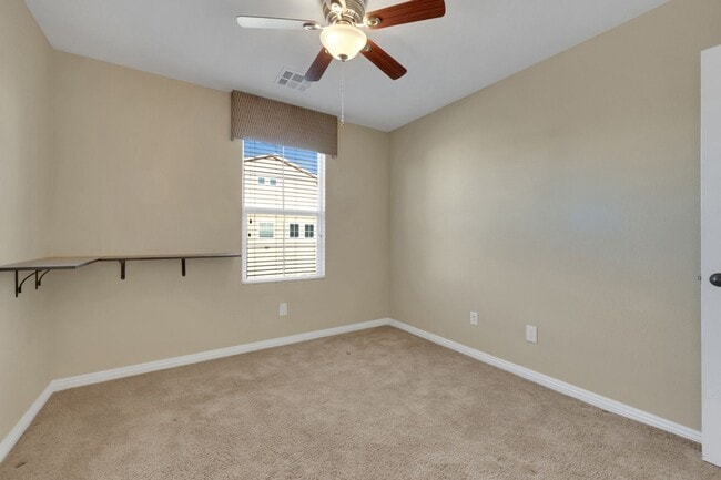 Building Photo - Southern Highlands: Spacious 4-Bedroom Home in a Gated Community with Upstairs Loft, Private Back...