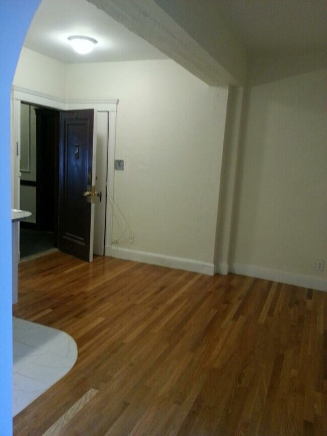 Building Photo - 2001 Commonwealth Ave