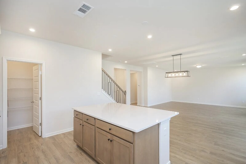 Building Photo - 5401 Zinnia Ln