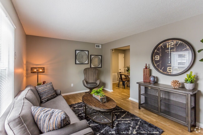 Interior Photo - Cedar Run