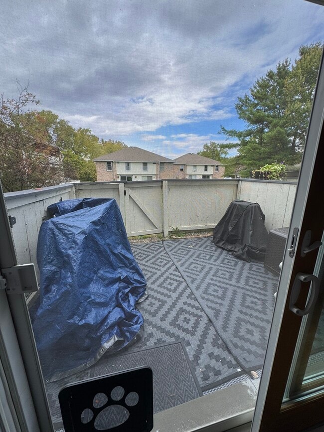 Building Photo - 204 Ledgewood Cir