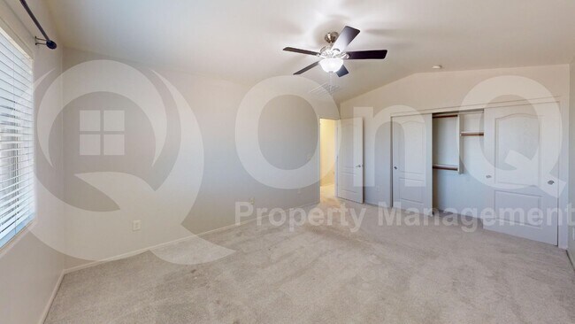 Building Photo - 8353 N Albany Ave