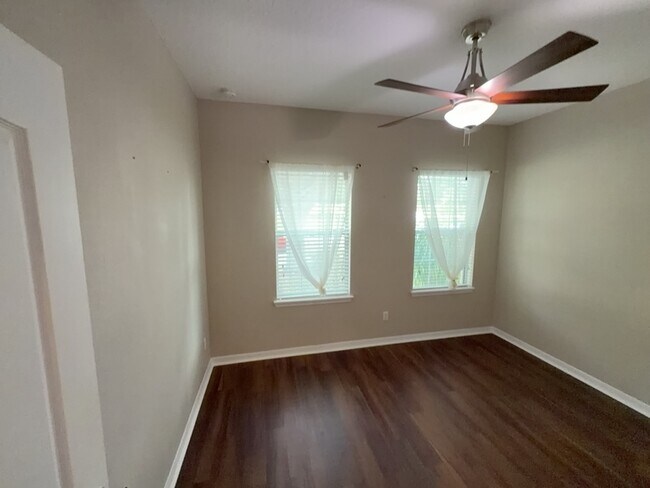 Building Photo - 283 Rambling Cir
