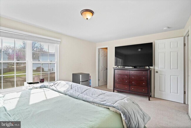 Building Photo - 2712 Advent Ct S