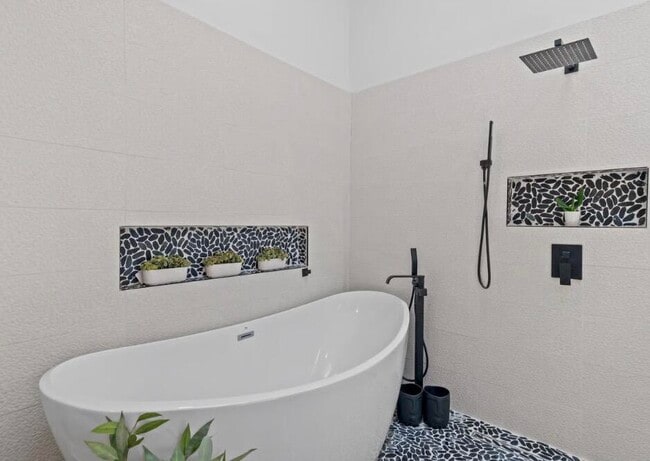 Building Photo - 24 Captiva Cir