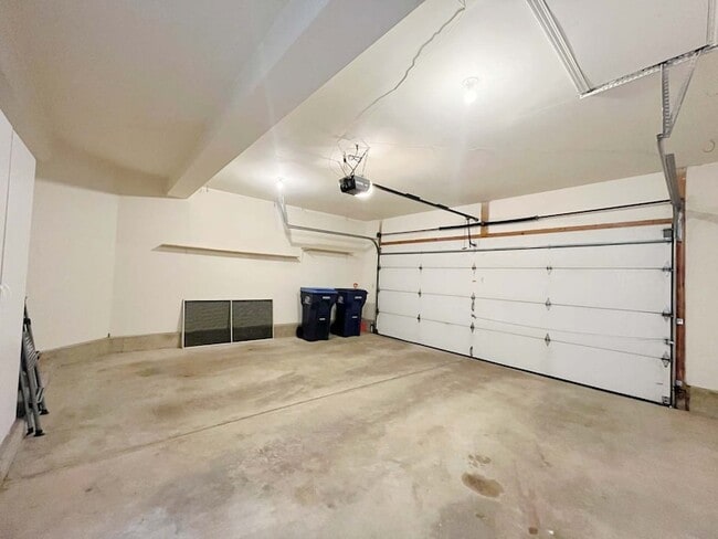 Building Photo - 312 Spring Creek Cir