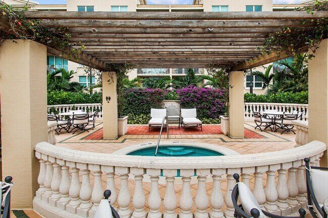 Building Photo - 99 SE Mizner Blvd