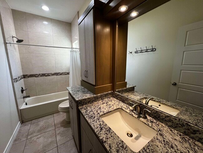 Building Photo - 5703 Moses Lp