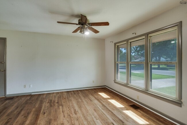 Building Photo - 4300 Hughes Dr