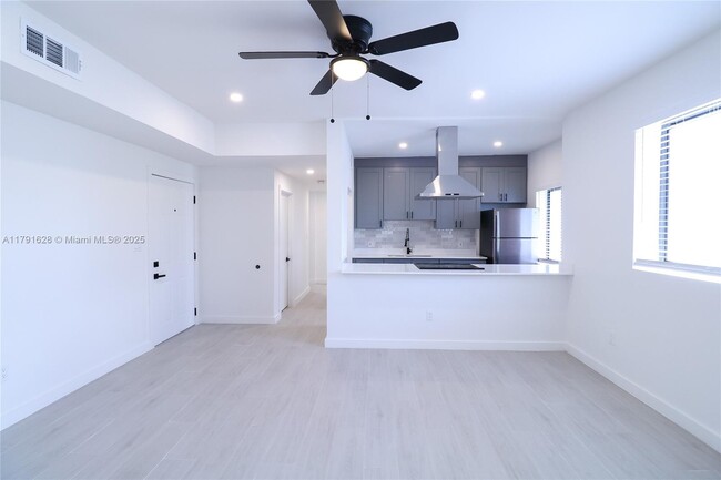 Primary Photo - 221 SW 11th Ave