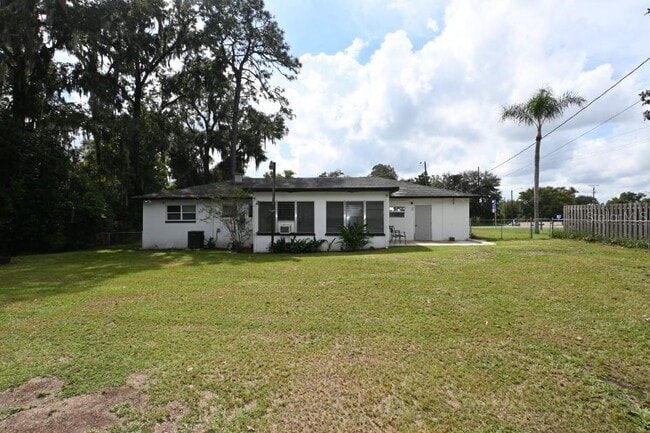 Building Photo - 37017 Meridian Ave