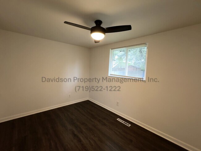 Building Photo - Cozy and Updated 3 Bedroom House in Stratm...