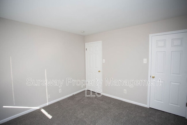 Building Photo - 171 Echelon Rd