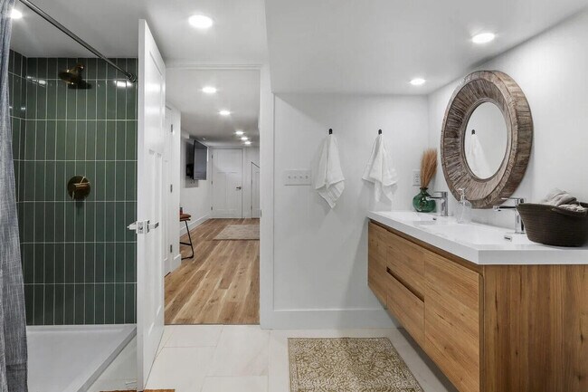 Building Photo - 190 Dewey Ave