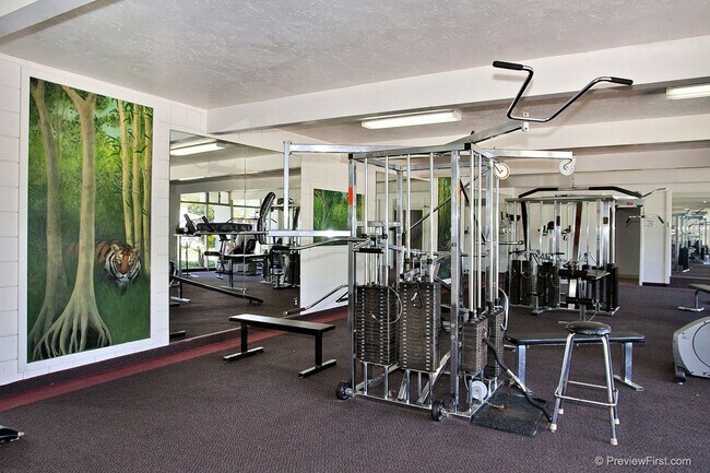 Building Photo - 3050 Rue D’Orleans