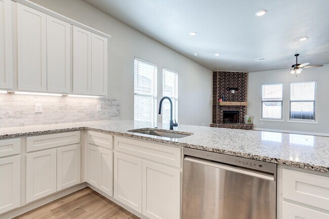 Building Photo - 1614 141st St