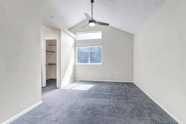 Building Photo - Spacious Home in Castle Rock