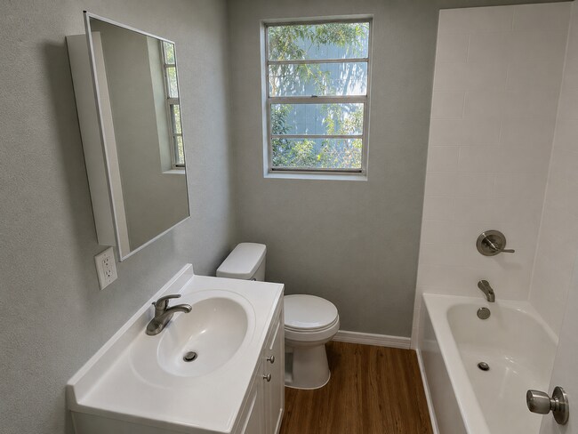 Building Photo - 837 Lafayette Ln