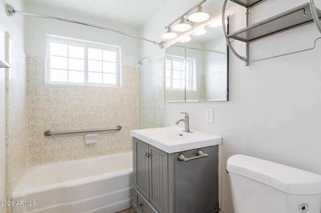 Building Photo - 1335 E Broadway Rd