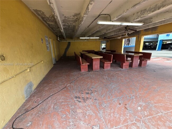 Building Photo - 1555 W 44th Pl