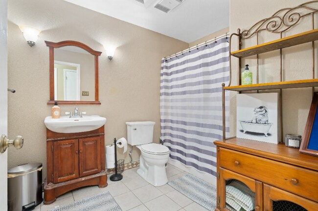Building Photo - 13737 River Canyon Dr
