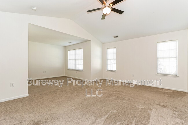 Building Photo - 162 Chancellor Dr