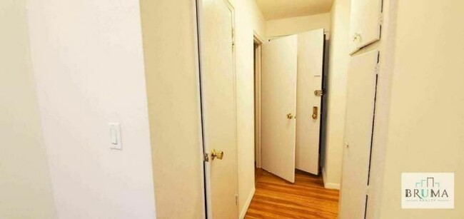 Building Photo - 2 bedroom in BRONX NY 10452