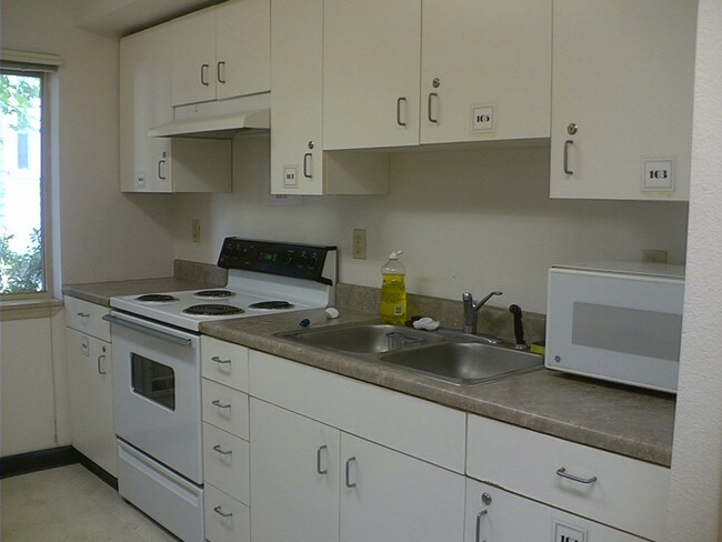 Kitchen - Academia Place